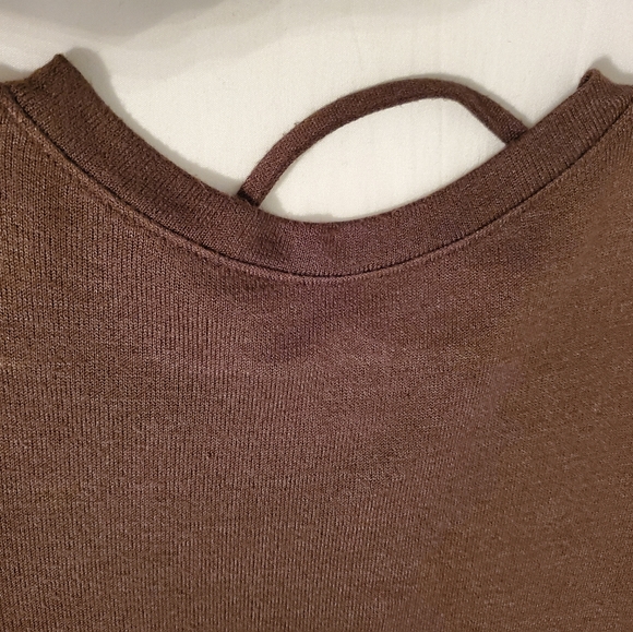 Selling Beautiful Long Sleeved Dark Green Top from Forever 21 - Picture 8 of 10